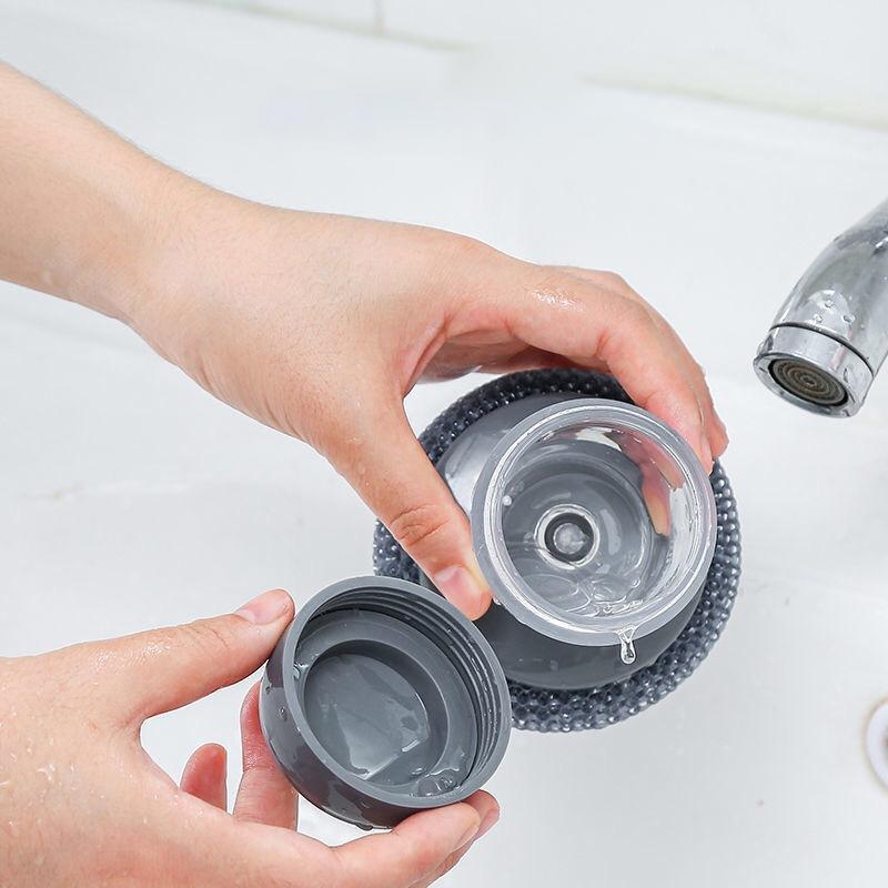 BrushEase™ - Borstel voor reiniging met ingebouwde zeepfunctie